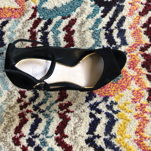 ASOS POSE Suede Wedge Sandals - Picture 4 of 6